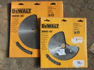 Saws DeWALT