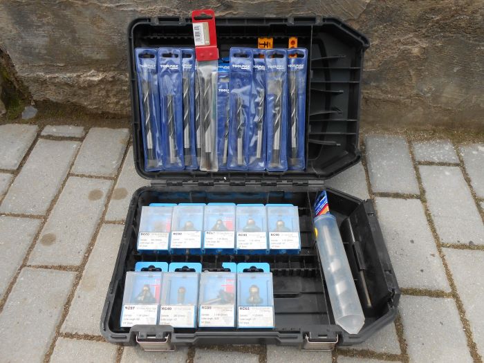 Set TCT cutters and drill bits