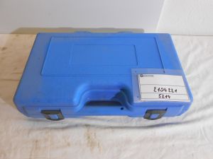 Plastový kufr od nářadí (2)
