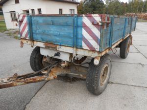 Přívěsný sklopný valník za traktor