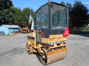 Vibrating double drum roller Caterpillar CB - 224C