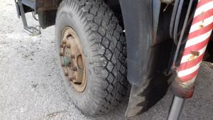 Nákladní automobil LIAZ 110 s hydraulickou rukou HR 8000