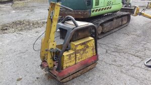 Vibrating plate compactor Dynapac