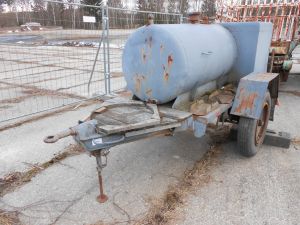 Přívěsný vozík na naftu - 630 l