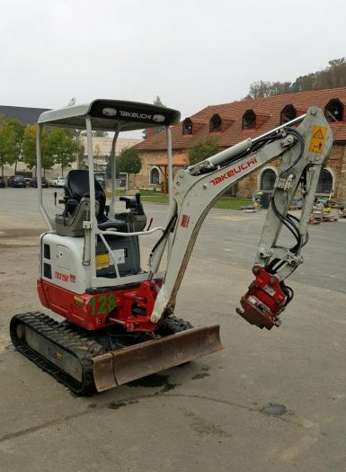 Excavator Takeuchi TB 215R